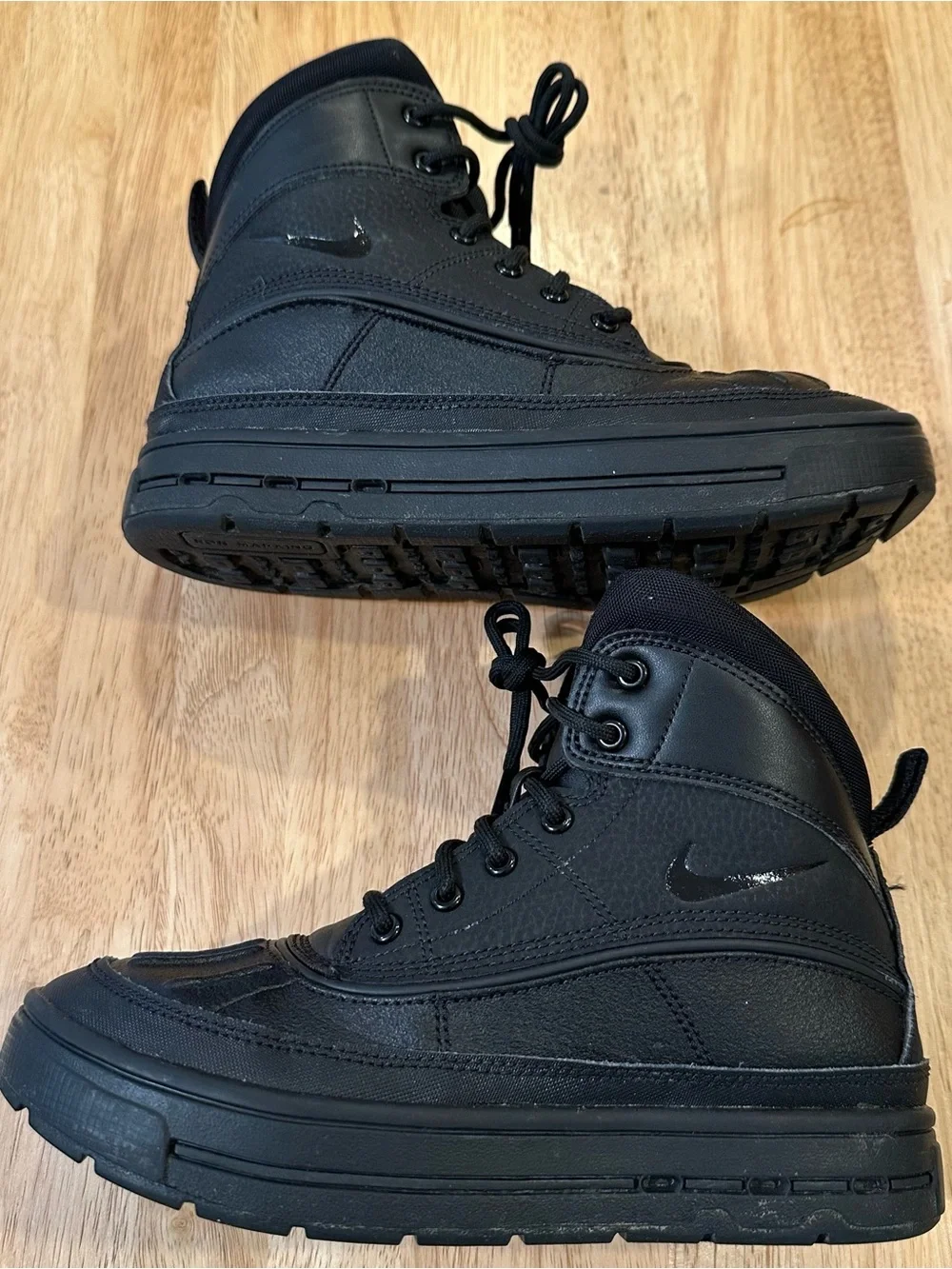 Nike Woodside 2 High ACG Black High top Hiking Rain Waterproof Boots 3.5 Youth